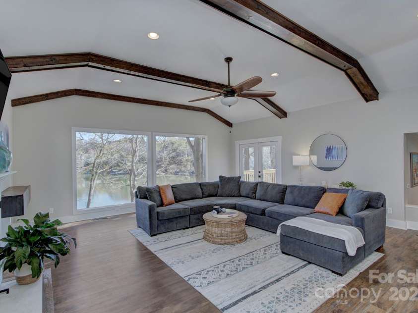 7611 Buckland Road, Charlotte, NC 28278.  MLS# CAR4234208, YatesRealty ID 19517. 