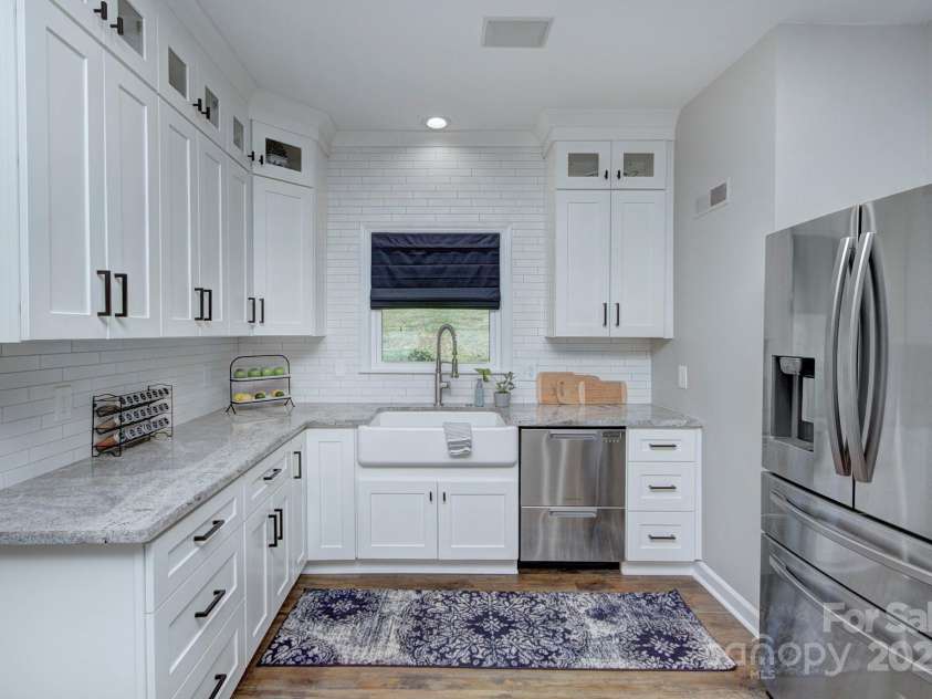 7611 Buckland Road, Charlotte, NC 28278.  MLS# CAR4234208, YatesRealty ID 19517. 