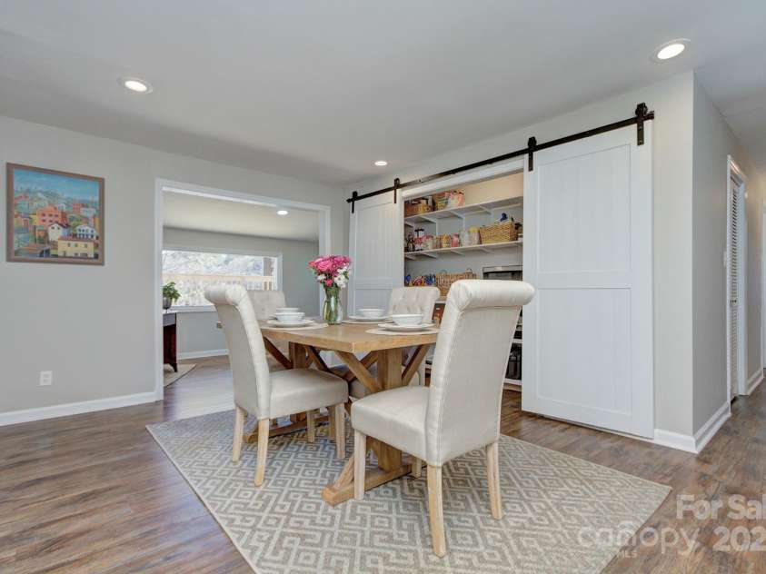 7611 Buckland Road, Charlotte, NC 28278.  MLS# CAR4234208, YatesRealty ID 19517. 