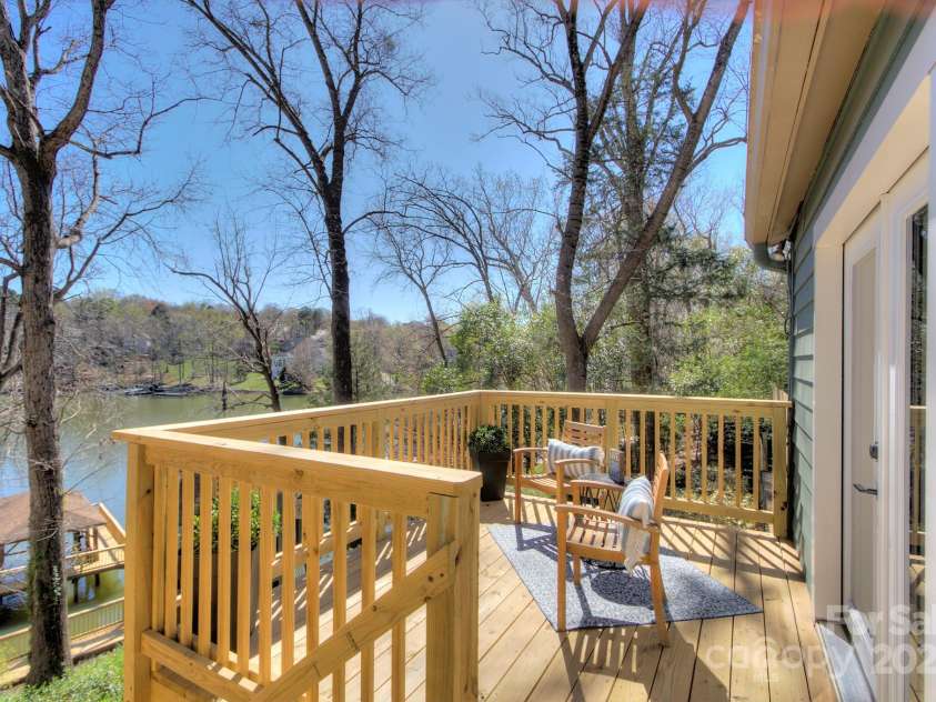 7611 Buckland Road, Charlotte, NC 28278.  MLS# CAR4234208, YatesRealty ID 19517. 