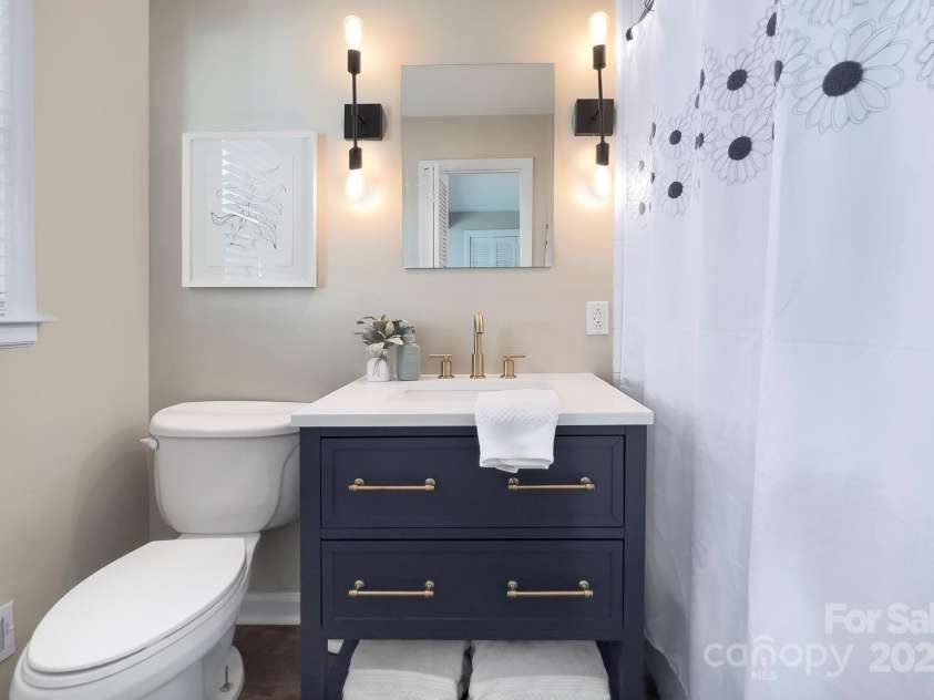 7611 Buckland Road, Charlotte, NC 28278.  MLS# CAR4234208, YatesRealty ID 19517. 