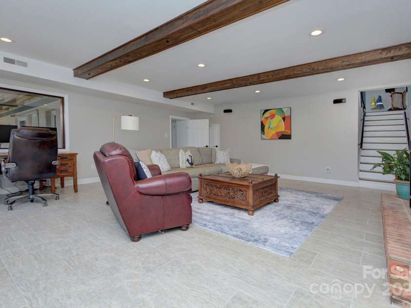 7611 Buckland Road, Charlotte, NC 28278.  MLS# CAR4234208, YatesRealty ID 19517. 