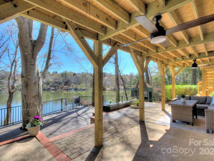 7611 Buckland Road, Charlotte, NC 28278.  MLS# CAR4234208, YatesRealty ID 19517. 