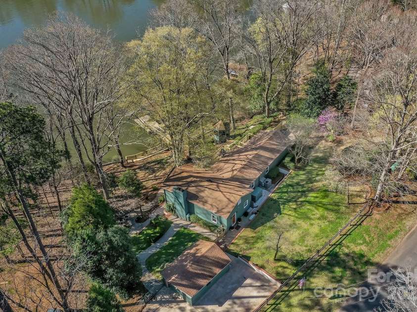 7611 Buckland Road, Charlotte, NC 28278.  MLS# CAR4234208, YatesRealty ID 19517. 