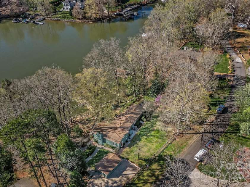 7611 Buckland Road, Charlotte, NC 28278.  MLS# CAR4234208, YatesRealty ID 19517. 