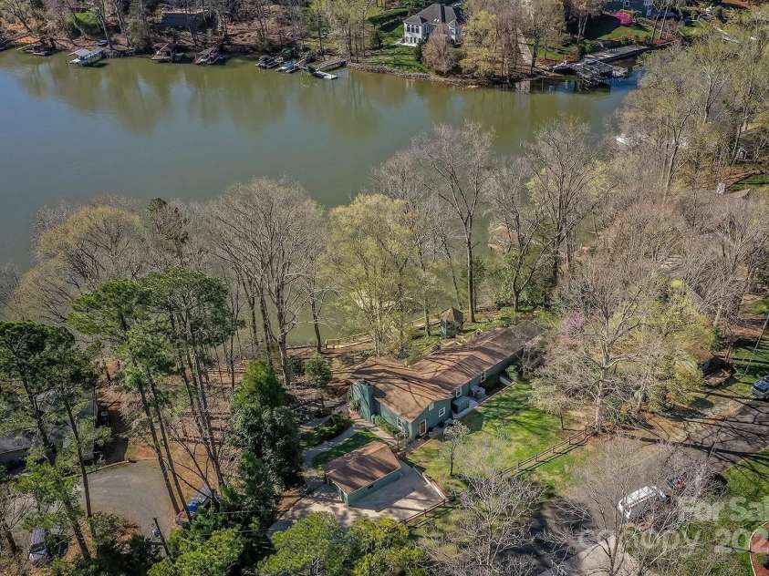 7611 Buckland Road, Charlotte, NC 28278.  MLS# CAR4234208, YatesRealty ID 19517. 