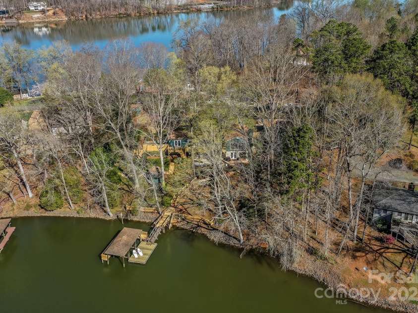 7611 Buckland Road, Charlotte, NC 28278.  MLS# CAR4234208, YatesRealty ID 19517. 