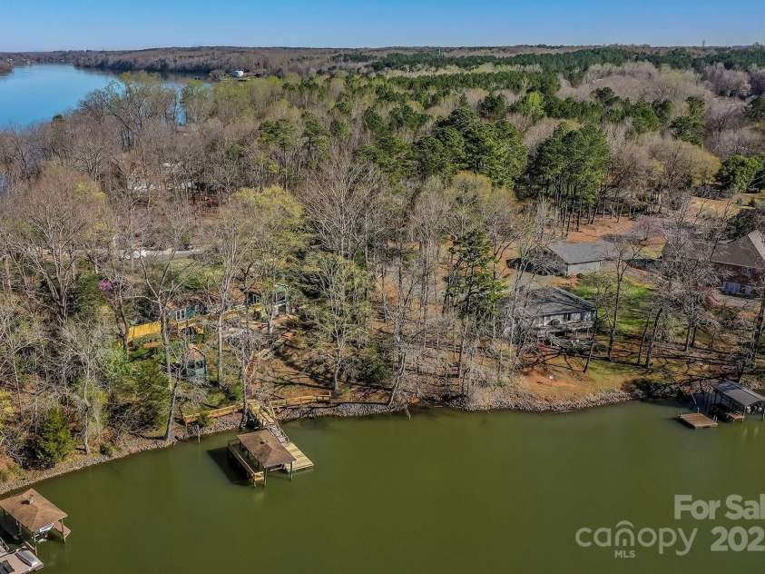 7611 Buckland Road, Charlotte, NC 28278.  MLS# CAR4234208, YatesRealty ID 19517. 