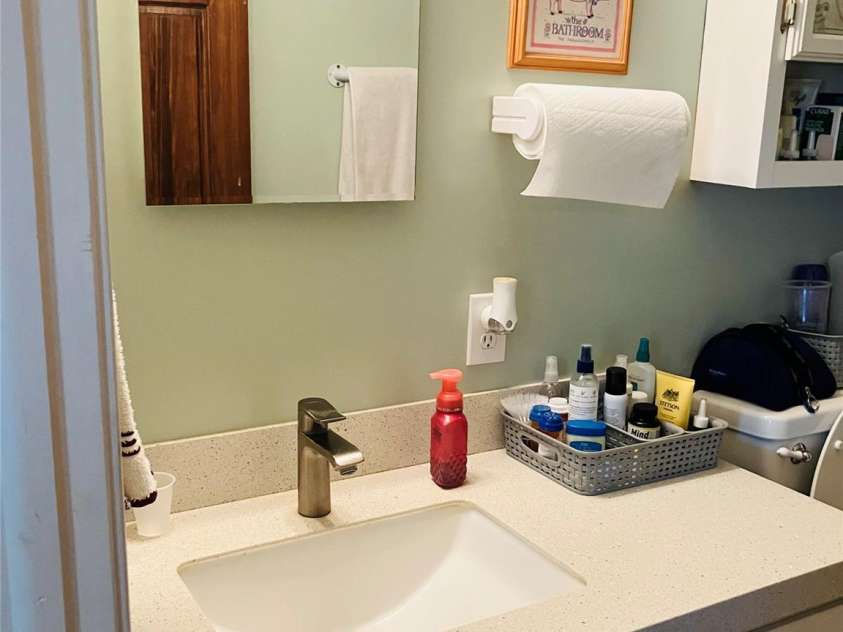 13215 Pine Bluff Road, Midland, NC 28107.  MLS# CAR4345295, YatesRealty ID 19518. 2nd bathroom