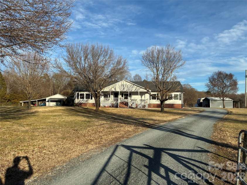 13215 Pine Bluff Road, Midland, NC 28107.  MLS# CAR4345295, YatesRealty ID 19518. 