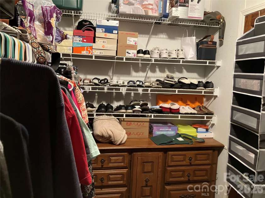 13215 Pine Bluff Road, Midland, NC 28107.  MLS# CAR4345295, YatesRealty ID 19518. Primary walk-in closet