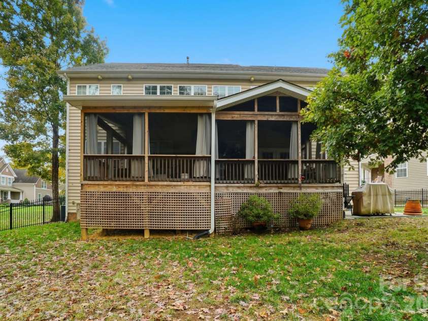1711 Drexel Bay Lane, Charlotte, NC 28227.  MLS# CAR4316740, YatesRealty ID 19519. 