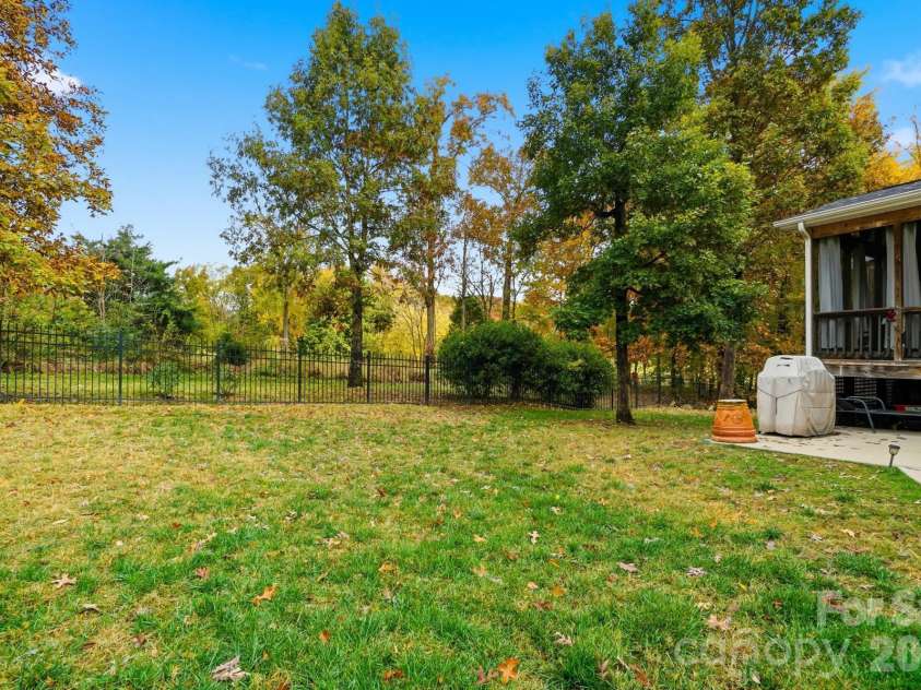 1711 Drexel Bay Lane, Charlotte, NC 28227.  MLS# CAR4316740, YatesRealty ID 19519. 