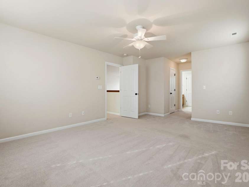 1711 Drexel Bay Lane, Charlotte, NC 28227.  MLS# CAR4316740, YatesRealty ID 19519. 