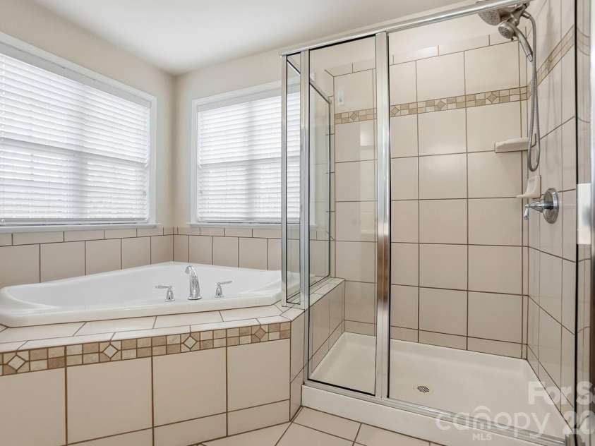 1711 Drexel Bay Lane, Charlotte, NC 28227.  MLS# CAR4316740, YatesRealty ID 19519. 