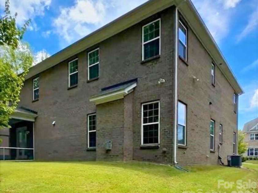 2044 Sweet William Drive, Harrisburg, NC 28075.  MLS# CAR4334034, YatesRealty ID 1952. 