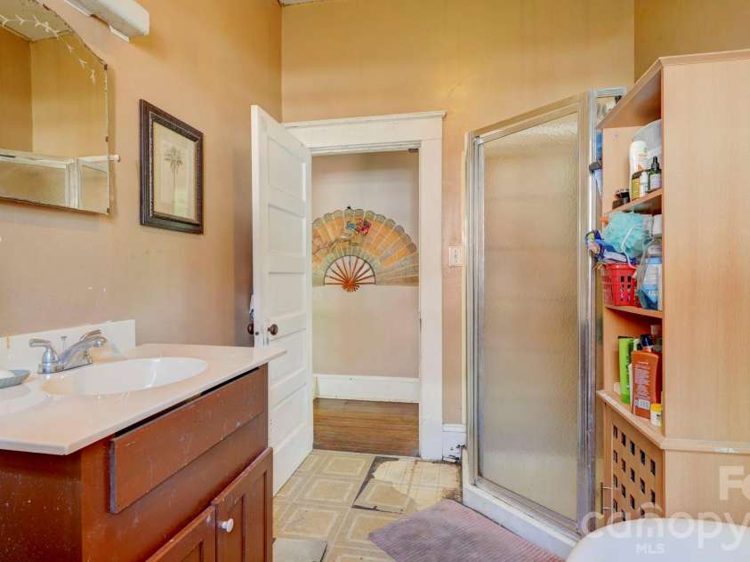 119 Heilig Avenue, Salisbury, NC 28114.  MLS# CAR4374702, YatesRealty ID 19520. 