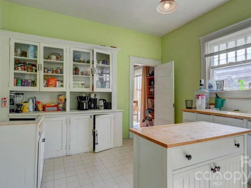 119 Heilig Avenue, Salisbury, NC 28114.  MLS# CAR4374702, YatesRealty ID 19520. 