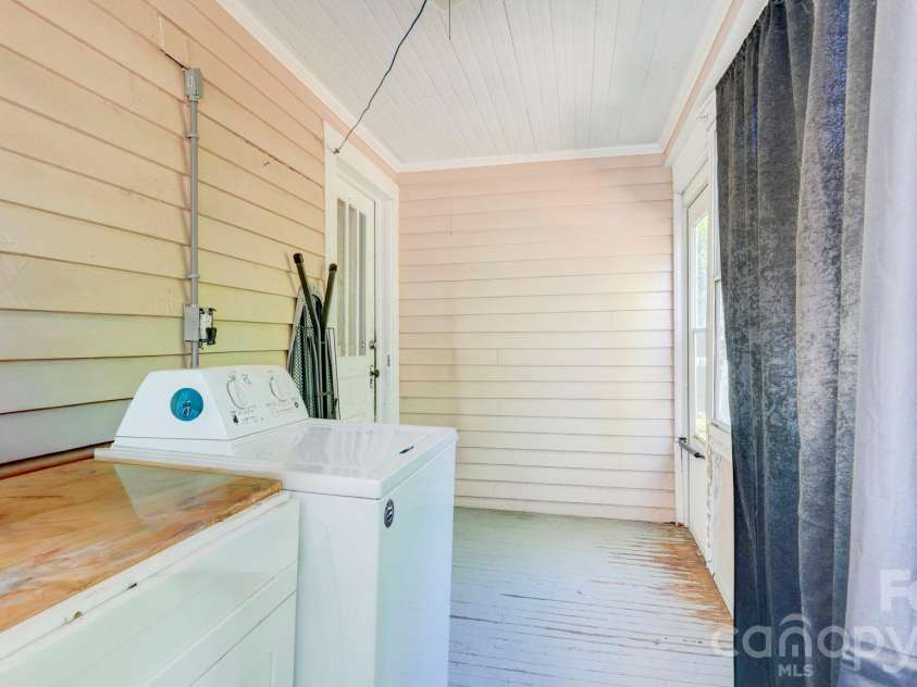 119 Heilig Avenue, Salisbury, NC 28114.  MLS# CAR4374702, YatesRealty ID 19520. 
