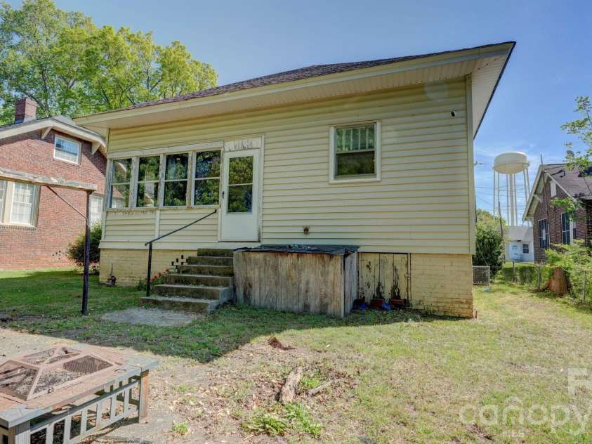 119 Heilig Avenue, Salisbury, NC 28114.  MLS# CAR4374702, YatesRealty ID 19520. 