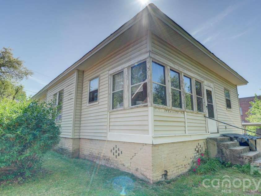 119 Heilig Avenue, Salisbury, NC 28114.  MLS# CAR4374702, YatesRealty ID 19520. 