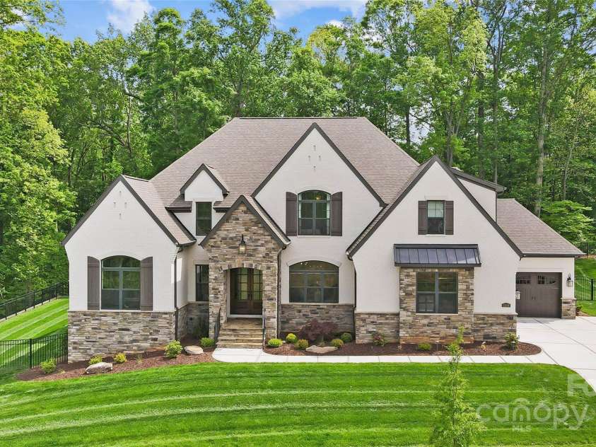13106 Bien Court, Huntersville, NC 28078.  MLS# CAR4251699, YatesRealty ID 19521. 