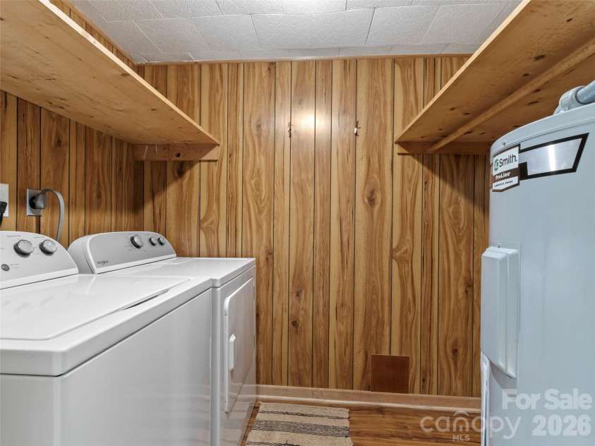 24 Baldridge Drive, Burnsville, NC 28714.  MLS# CAR4370336, YatesRealty ID 19522. 