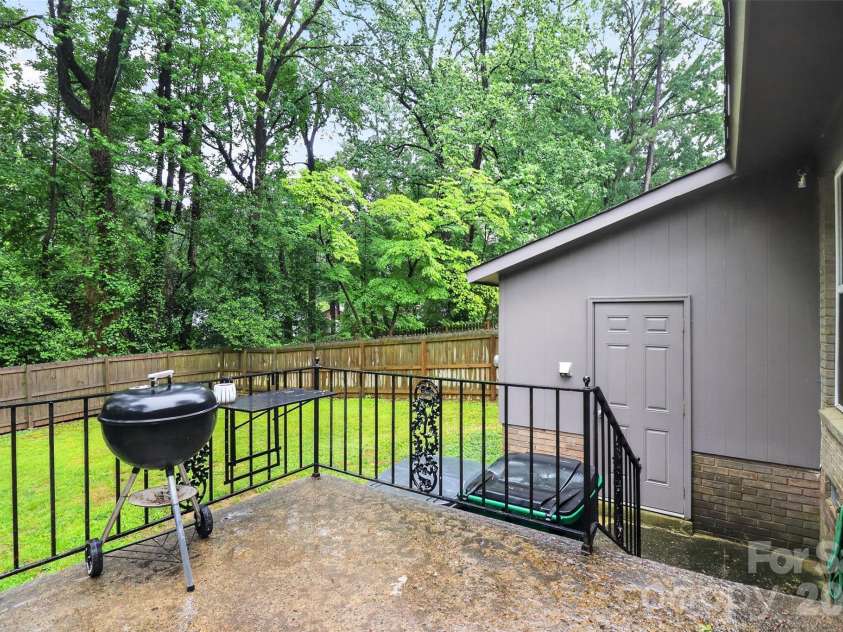 1735-1737 Herrin Avenue, Charlotte, NC 28205.  MLS# CAR4371448, YatesRealty ID 19523. 1737