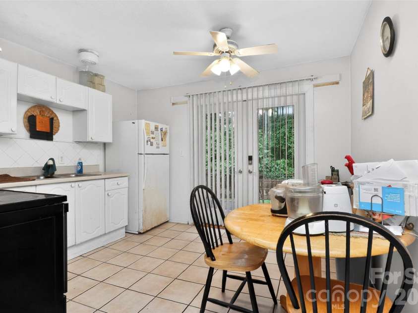 1735-1737 Herrin Avenue, Charlotte, NC 28205.  MLS# CAR4371448, YatesRealty ID 19523. Kitchen 1735