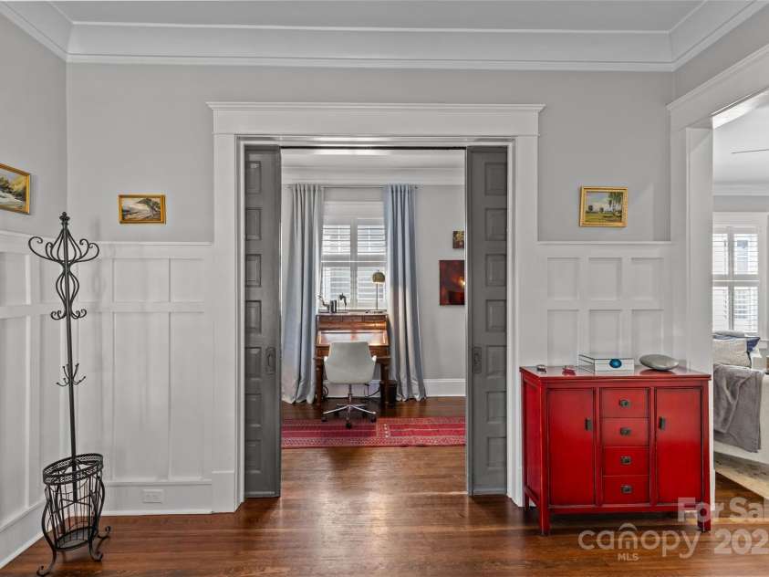 806 Sunnyside Avenue, Charlotte, NC 28204.  MLS# CAR4241141, YatesRealty ID 19524. 