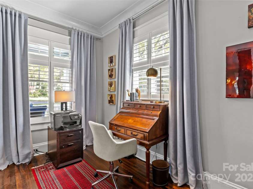 806 Sunnyside Avenue, Charlotte, NC 28204.  MLS# CAR4241141, YatesRealty ID 19524. 