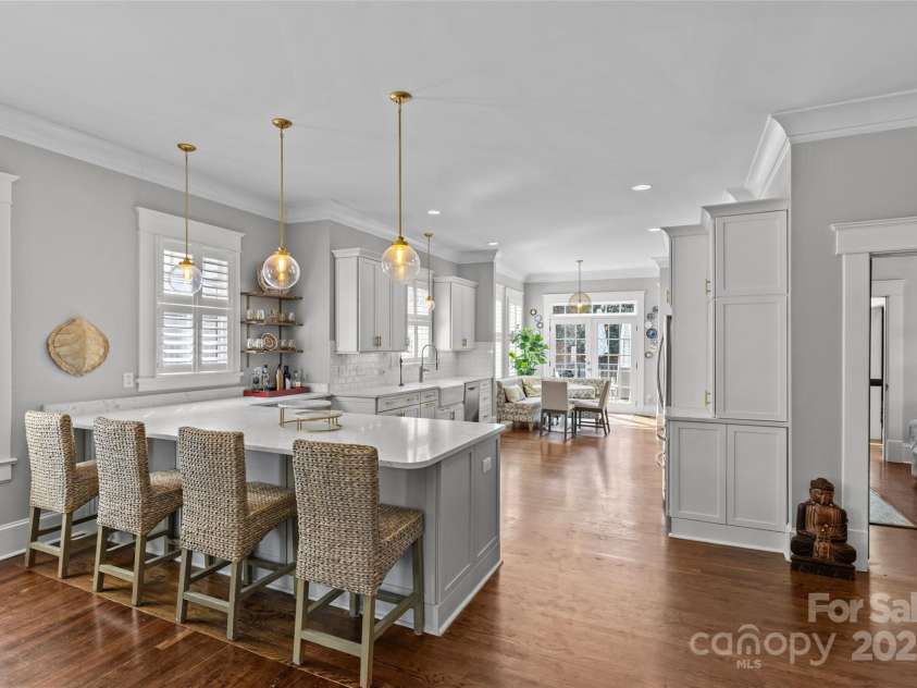 806 Sunnyside Avenue, Charlotte, NC 28204.  MLS# CAR4241141, YatesRealty ID 19524. 