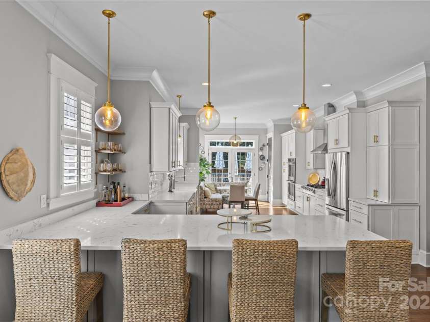 806 Sunnyside Avenue, Charlotte, NC 28204.  MLS# CAR4241141, YatesRealty ID 19524. 