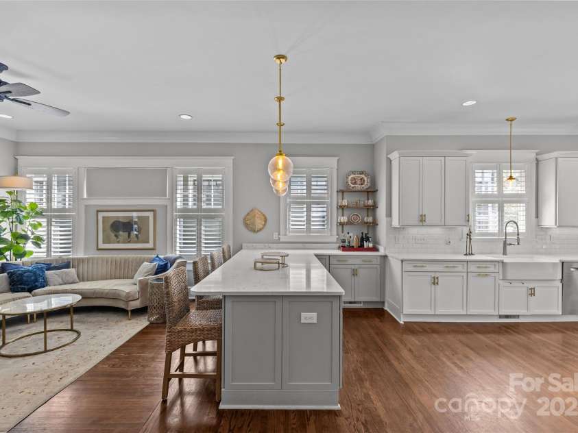 806 Sunnyside Avenue, Charlotte, NC 28204.  MLS# CAR4241141, YatesRealty ID 19524. 