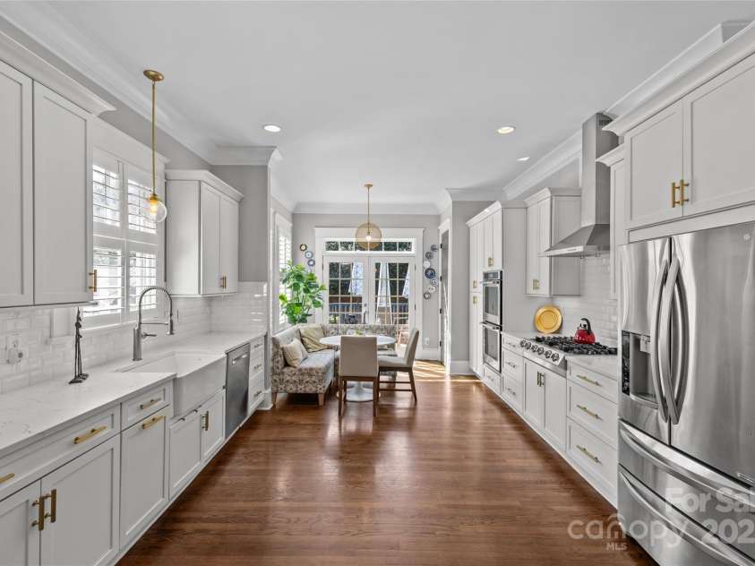 806 Sunnyside Avenue, Charlotte, NC 28204.  MLS# CAR4241141, YatesRealty ID 19524. 
