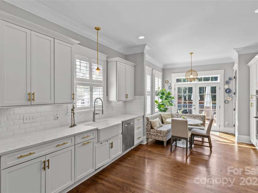 806 Sunnyside Avenue, Charlotte, NC 28204.  MLS# CAR4241141, YatesRealty ID 19524. 