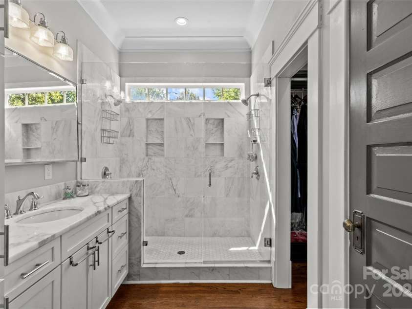 806 Sunnyside Avenue, Charlotte, NC 28204.  MLS# CAR4241141, YatesRealty ID 19524. 