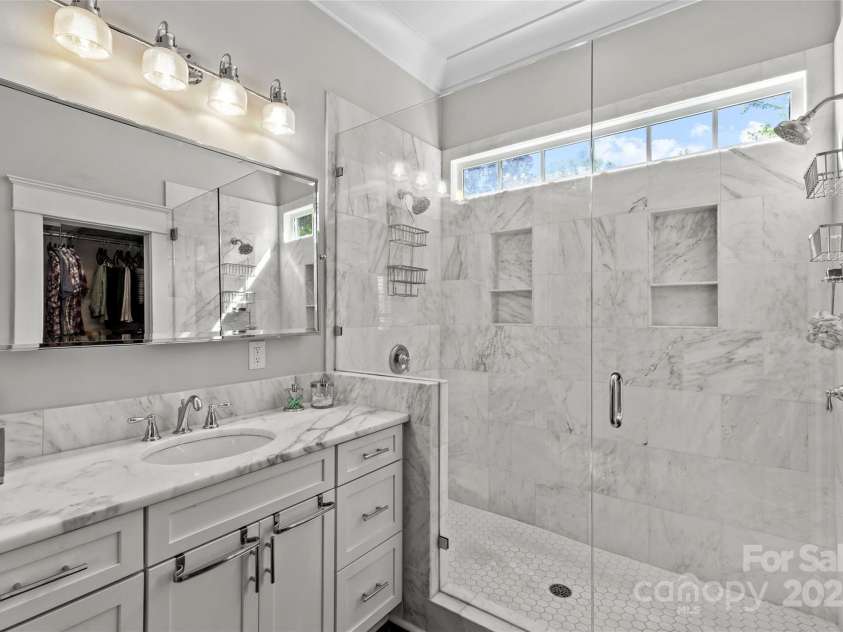 806 Sunnyside Avenue, Charlotte, NC 28204.  MLS# CAR4241141, YatesRealty ID 19524. 