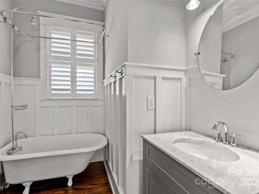 806 Sunnyside Avenue, Charlotte, NC 28204.  MLS# CAR4241141, YatesRealty ID 19524. 