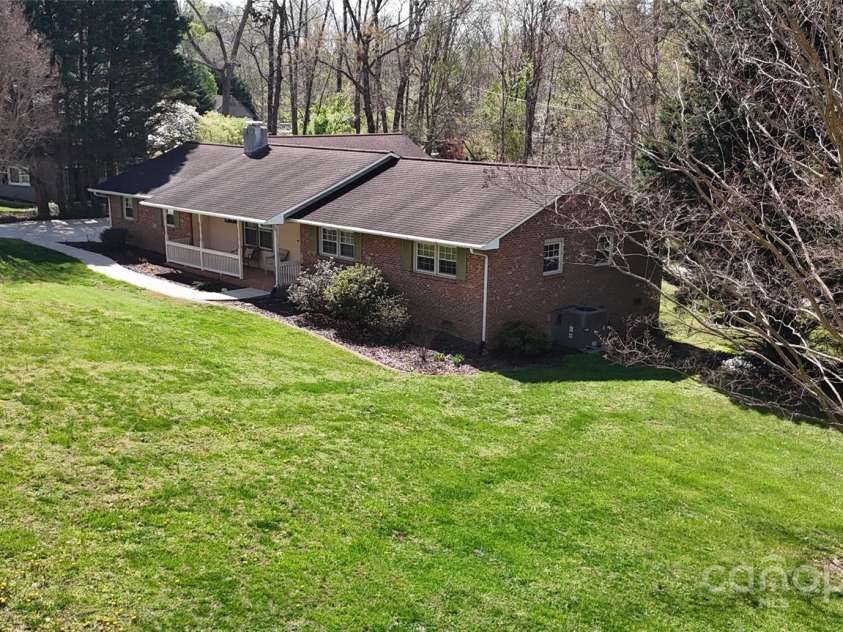 2360 Kings Grant Road, Lincolnton, NC 28092.  MLS# CAR4221270, YatesRealty ID 19525. 