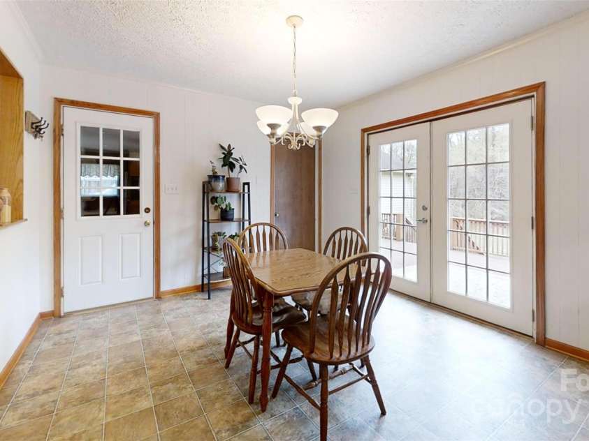 2360 Kings Grant Road, Lincolnton, NC 28092.  MLS# CAR4221270, YatesRealty ID 19525. 