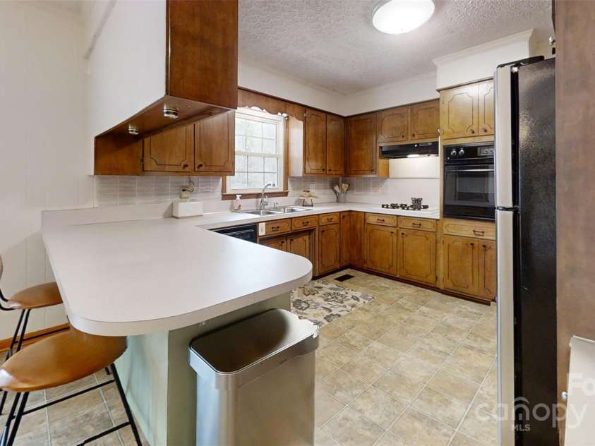 2360 Kings Grant Road, Lincolnton, NC 28092.  MLS# CAR4221270, YatesRealty ID 19525. 