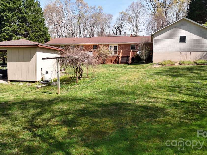 2360 Kings Grant Road, Lincolnton, NC 28092.  MLS# CAR4221270, YatesRealty ID 19525. 