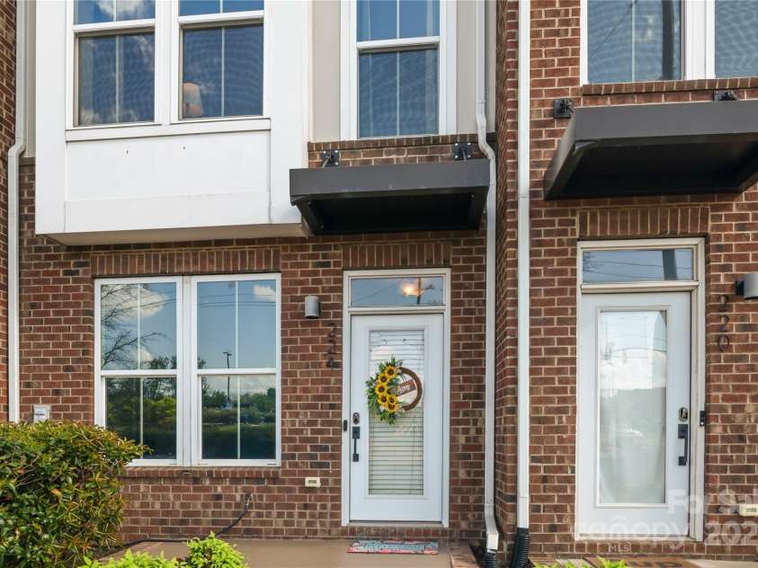 224 Parkwood Avenue, Charlotte, NC 28206.  MLS# CAR4243520, YatesRealty ID 19526. 