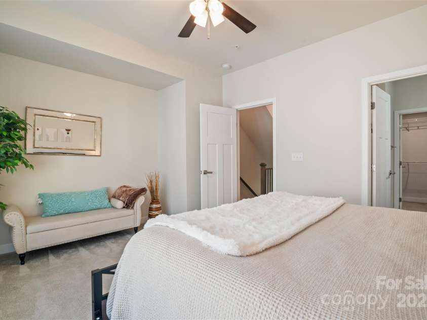 224 Parkwood Avenue, Charlotte, NC 28206.  MLS# CAR4243520, YatesRealty ID 19526. 