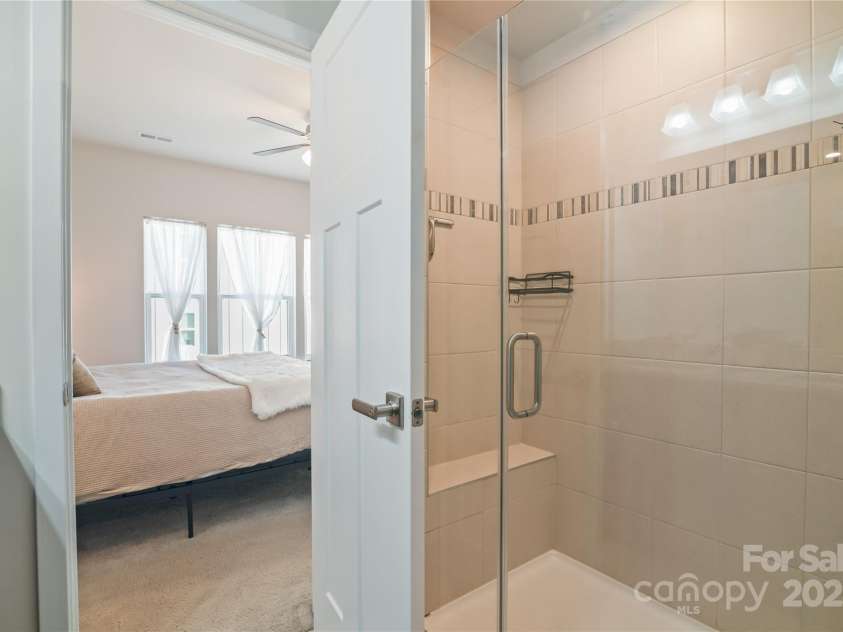 224 Parkwood Avenue, Charlotte, NC 28206.  MLS# CAR4243520, YatesRealty ID 19526. 