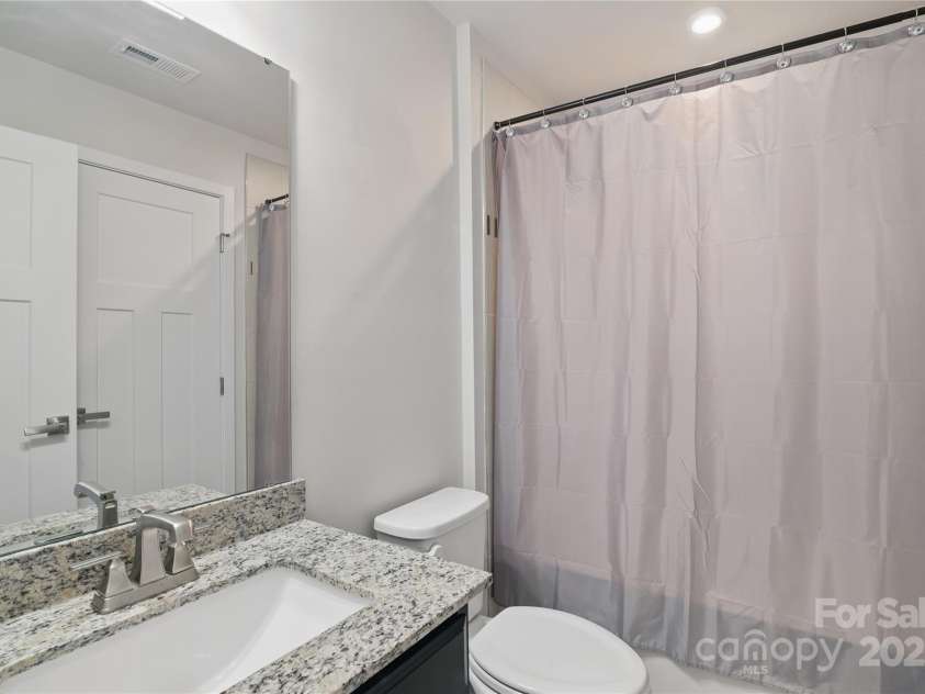 224 Parkwood Avenue, Charlotte, NC 28206.  MLS# CAR4243520, YatesRealty ID 19526. 