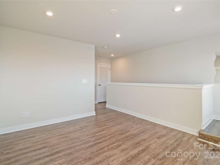 224 Parkwood Avenue, Charlotte, NC 28206.  MLS# CAR4243520, YatesRealty ID 19526. 