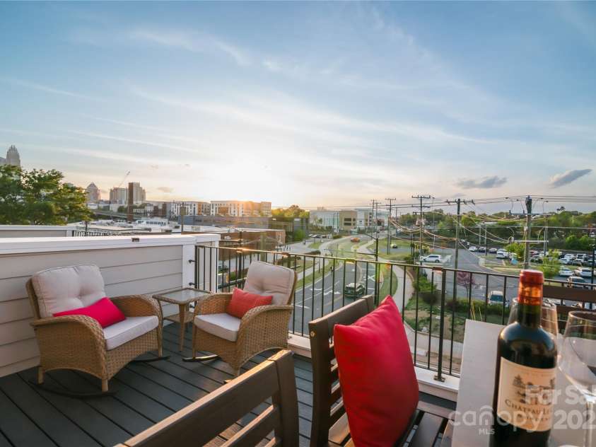 224 Parkwood Avenue, Charlotte, NC 28206.  MLS# CAR4243520, YatesRealty ID 19526. 
