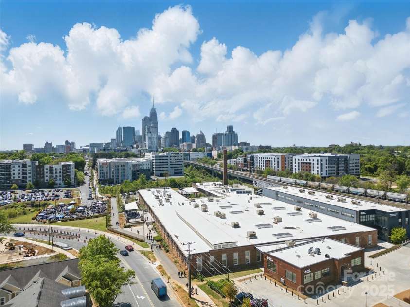 224 Parkwood Avenue, Charlotte, NC 28206.  MLS# CAR4243520, YatesRealty ID 19526. 